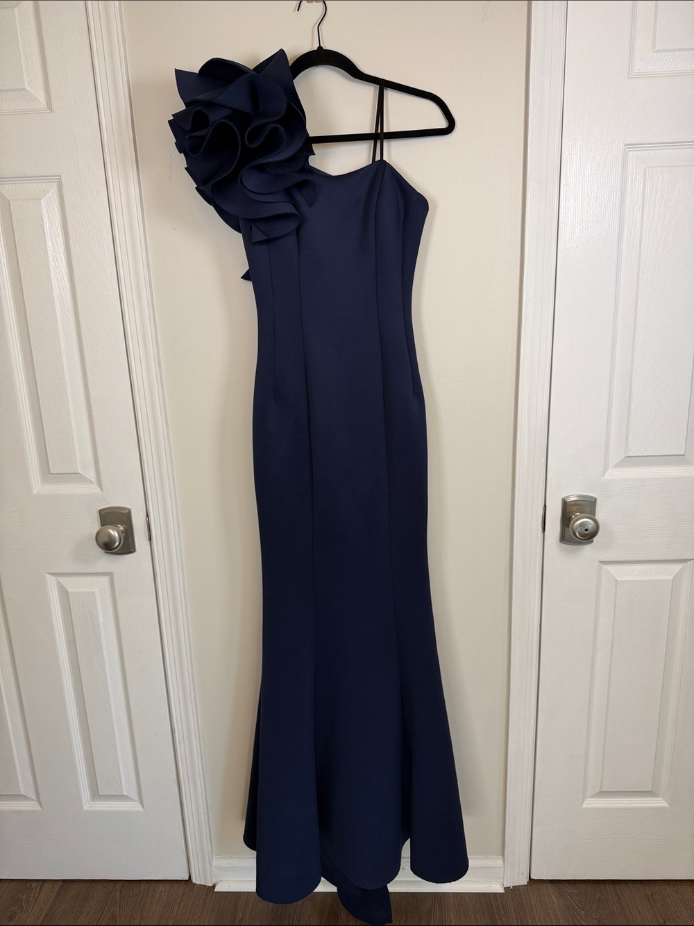 Betsy & Adam Scuba Navy Daisy Ruffle Mermaid Gown Formal Evening Dress Size S 4